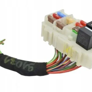 Kup online SKRZYNKA BEZPIECZNIKÓW LAND ROVER DISCOVERY